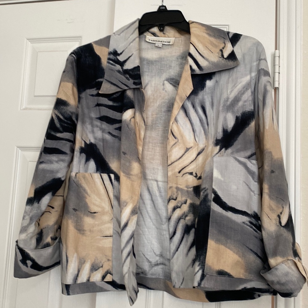 Size L Linen jacket with collar & pockets.